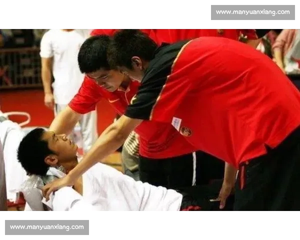 朱芳雨 2010 中巴群殴名场面:组合拳暴打巴西球员,一战封神! 朱芳雨 2010 中巴群殴名场面:组合拳暴打巴西球员,一战封神!